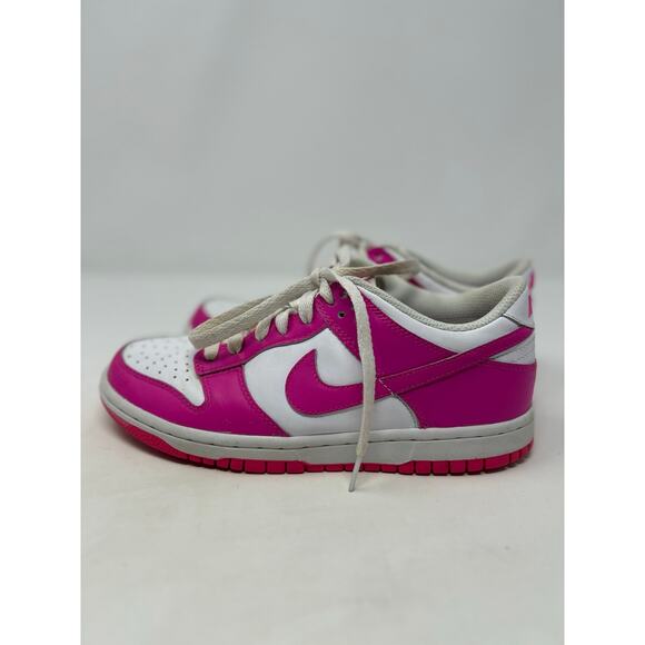 Nike Dunk Low Youth Girls Fuchsia Pink Sneakers Style No. FB9109-102‎ Size 5.5Y
